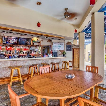 Oceanfront Complex With 2 Pools, Tennis Courts, And Expansive Ocean Views - 10-104 Kailua-Kona Exterior photo