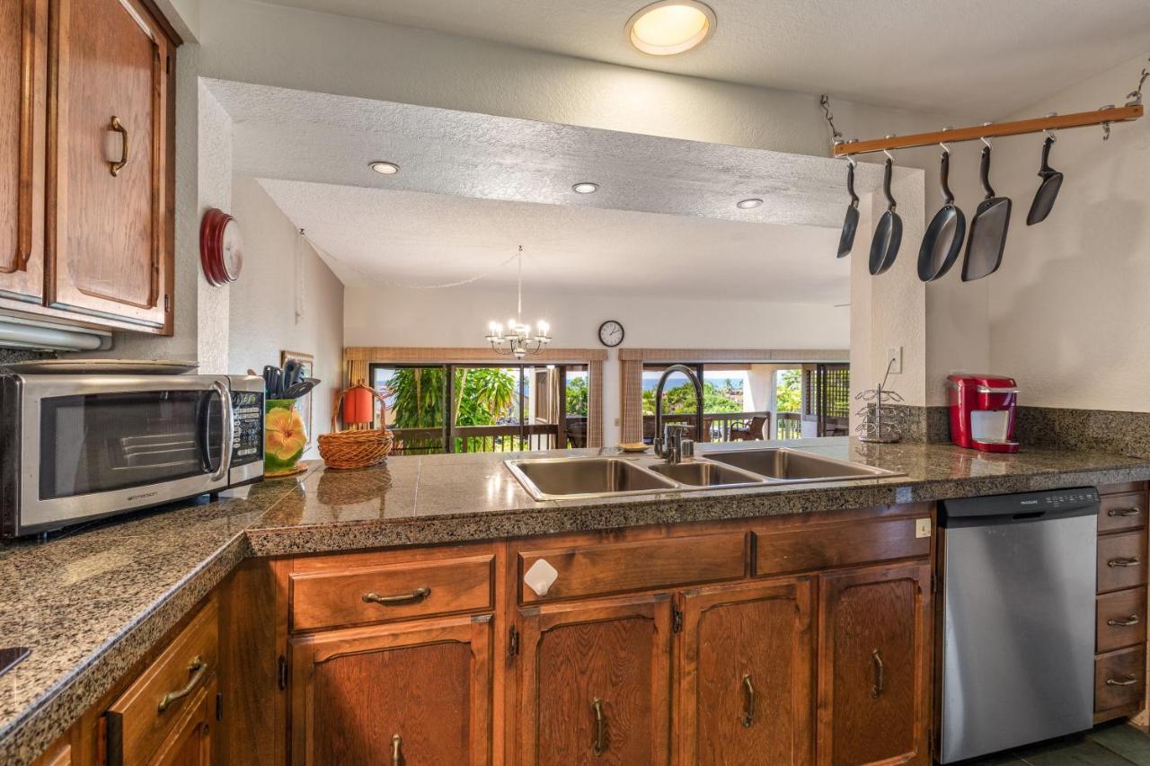 Oceanfront Complex With 2 Pools, Tennis Courts, And Expansive Ocean Views - 10-104 Kailua-Kona Exterior photo