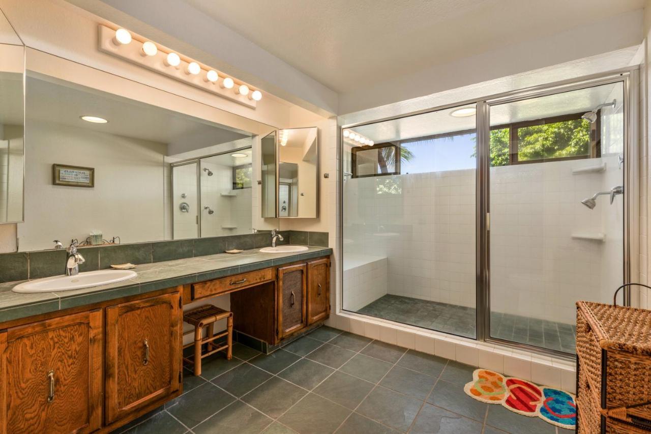 Oceanfront Complex With 2 Pools, Tennis Courts, And Expansive Ocean Views - 10-104 Kailua-Kona Exterior photo
