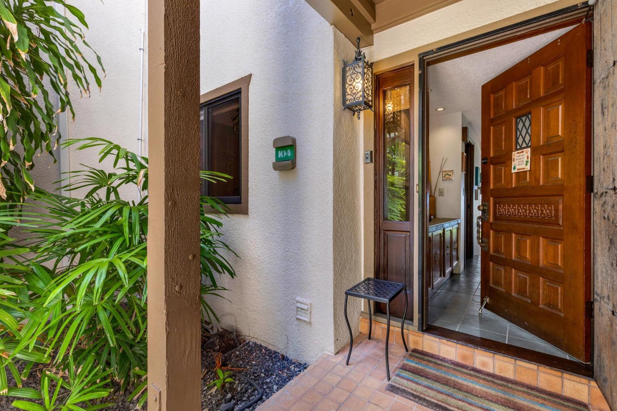 Oceanfront Complex With 2 Pools, Tennis Courts, And Expansive Ocean Views - 10-104 Kailua-Kona Exterior photo